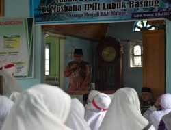 Lepas Pawai Calhaj IPHI Lubuk Basung, Ini Pesan Bupati Agam