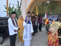 Ketua TP PKK Agam Lepas Pawai Khatam Alquran Masjid Babul Ihsan