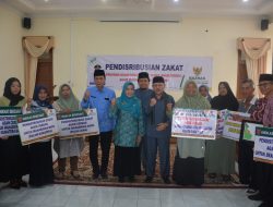 Bupati Agam Salurkan Zakat Kepala 349 Mustahik