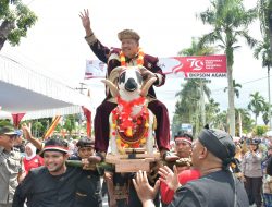 Pawai Algoris HUT-79 Meriah, Bupati Naiki Dodombaan Garut