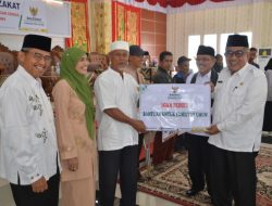 Bupati Agam Salurkan Zakat Kepada 223 Mustahik di Agam Barat