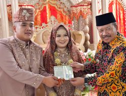 Bupati Agam Jadi Saksi Zulian Surya Abdi dan Nopa Eliza Fitriana