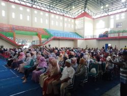 Warga Lubuk Basung Ikuti Sosialisasi GERMAS di GOR Rang Agam