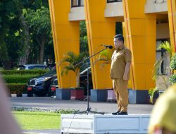 Bupati Agam Pimpin Apel di Halaman Kantor Bupati