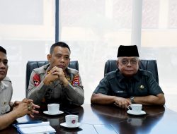 Sekda Agam Dampingi Kapolres Ikuti Rapat Monitoring Karhutla Virtual