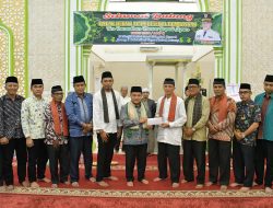 Bupati Agam Pimpin Tim Khusus Safari Ramadan ke Masjid Baitul Amal Lubuk Basung, Serahkan Bantuan Rp20 Juta