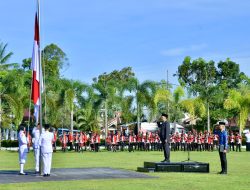 Pimpin Upacara Hardiknas 2026, Wabup Agam Serahkan Penghargaan Untuk Guru ASN dan PPPK