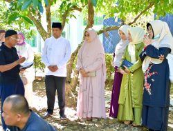 Sekda Agam Hadiri Pemotongan Hewan Qurban di Masjid Agung Nurul Falah Lubuk Basung