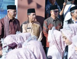 157 Santri Ikuti Khatam Al-Qur’an Alek Nagari Padang Lua, Sekda Agam Lepas Pawai Taaruf