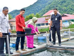 Apresiasi Kemandirian Warga Binaan, Ketua TP. PKK Agam Hadiri Panen Raya KJA Binaan Rutan Maninjau