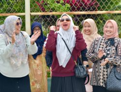 Seru, Ketua GOW Agam Bakar Semangat Para Pemain Bola Volli Putri Semarak HUT RI ke-81