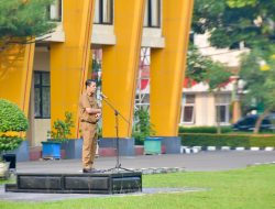 Sekda Agam Pimpin Apel Gabungan OPD, Ingatkan ASN Jaga Kesehatan di Tengah Paparan Abu Vulkanik dan Kabut Asap