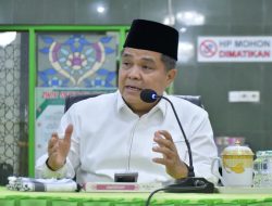 Bupati Agam Sampaikan Lima Indikator Orang Beriman Usai Sholat Magrib