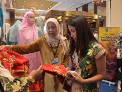 Produk Kerajinan Agam Raup Keuntungan Rp40 Juta di INACRAFT, Dilirik Pengunjung Hingga Mancanegara