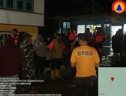 Debit Sungai Meningkat, 30 Wisatawan Terjebak di Langkuik Tinggi Malalak