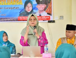 Jadi Narasumber Pembinaan PKK Nagari Garagahan, Ny. Merry Bahas Masalah Lingkungan Bersih